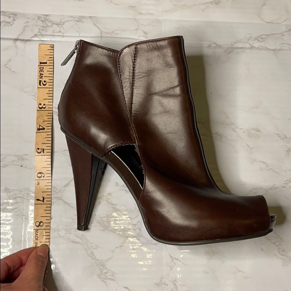 Kenneth Cole Reaction - Ankle Booties - Picture 12 of 14